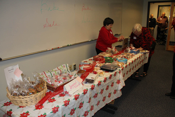 2018 Holiday Potluck & Bake Sale