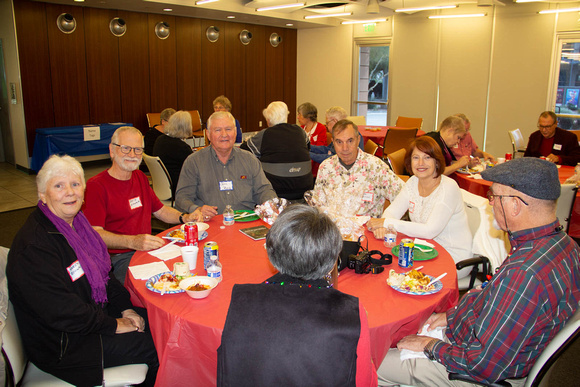 2019 Holiday Potluck (photos by Elmer)