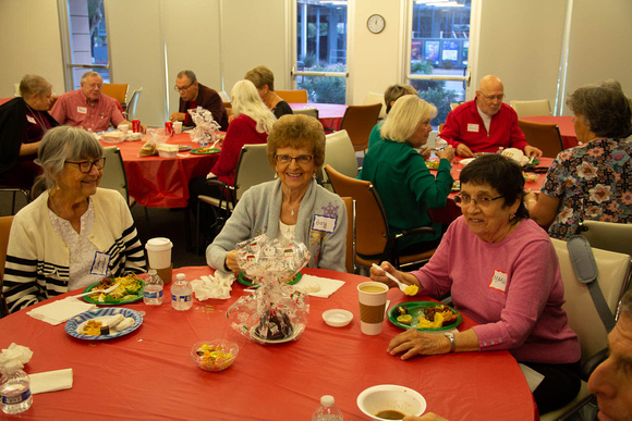 2019 Holiday Potluck (photos by Elmer)