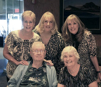 Dick and Jan Murra with their Daughters