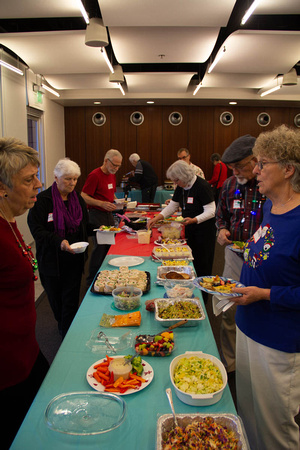 2019 Holiday Potluck (photos by Elmer)