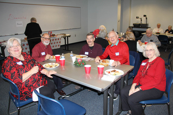 2018 Holiday Potluck & Bake Sale